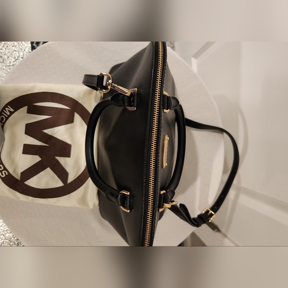 Michael Kors Black MD Cindy Dome Leather Satchel, Designer Bag - Picture 5 of 5